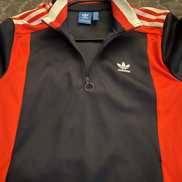 This is a 3 piece adidas track set red,navy and white in a size M - Picture 15 of 15